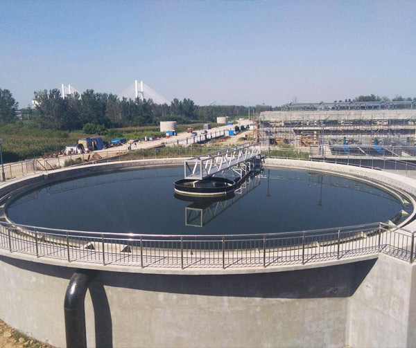 中心传动刮吸泥机